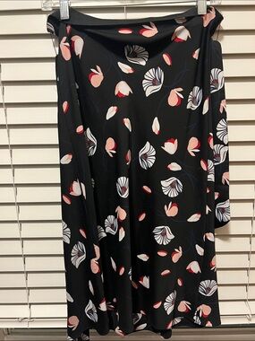 LOFT black and white top